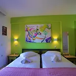 Mandy Seafront شقة