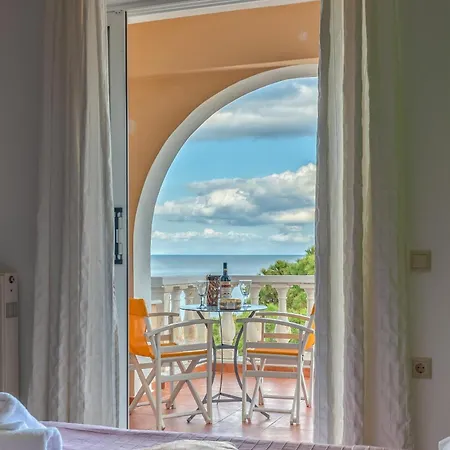 Saltwater Serenade Apartman