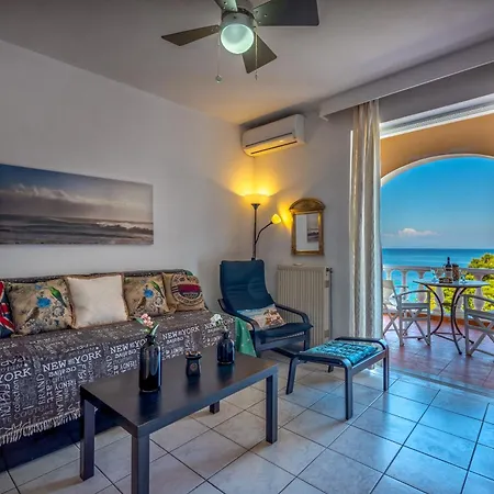Saltwater Serenade Apartments Daire